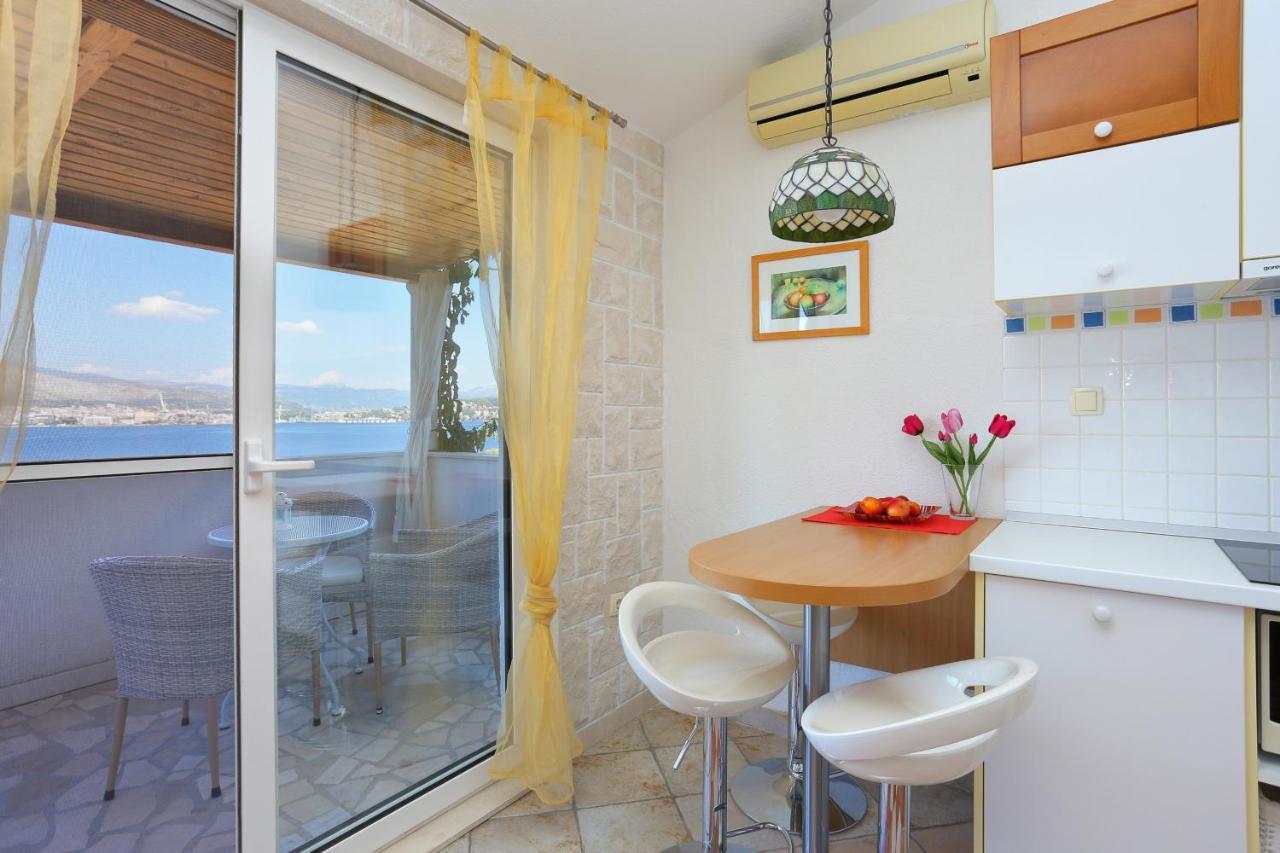 Apartments By The Sea Okrug Donji, Ciovo - 12502 Округ Горни Экстерьер фото